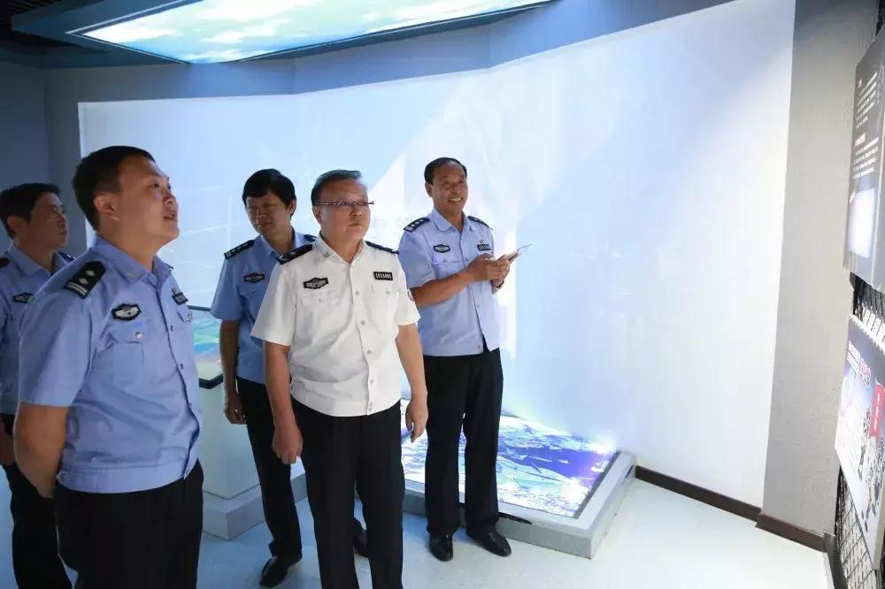 始终坚守初心牢记使命恪尽职守,牢记使命时刻心存敬畏