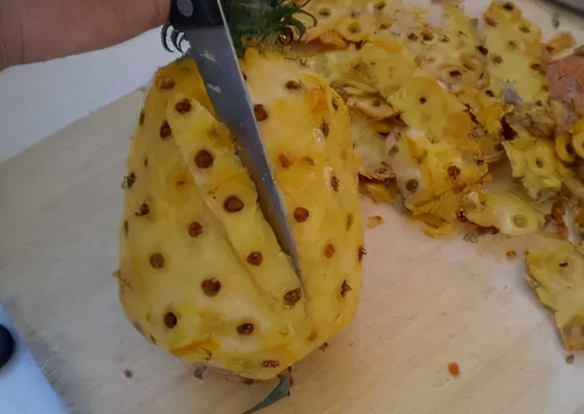 凤梨和菠萝是同一物种吗,菠萝和凤梨到底是不是同一种水果