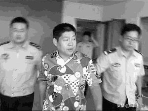 拳头、围墙、慈善宴｜十年前，改变中国相声格局的那个午后