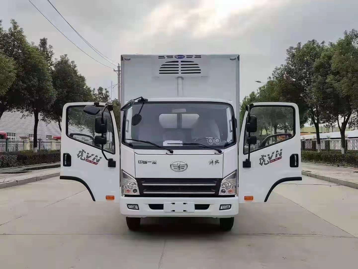 解放冷藏车6.8米价格,解放虎v五米二冷藏车