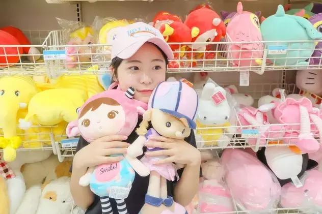 50-60岁秋景拍照摆姿,40至50岁拍照如何摆姿