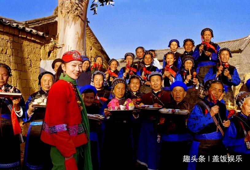 杨丽萍豪华酒店解封变艺术馆，100元一位云南咖啡，却获网友支持