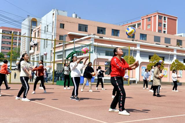 增收项目助力贫困户脱贫,脱贫攻坚项目工作进展