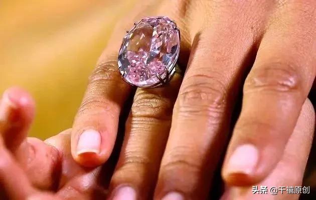 她12岁买的廉价蓝钻，死前暴涨3000倍！还曾陪她度过被霸凌