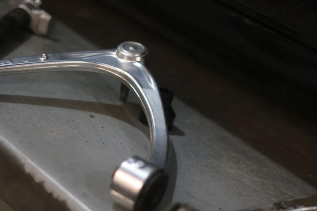 老车翻新：翻新05年残破的雷克萨斯LS430，百万老车，满血复活