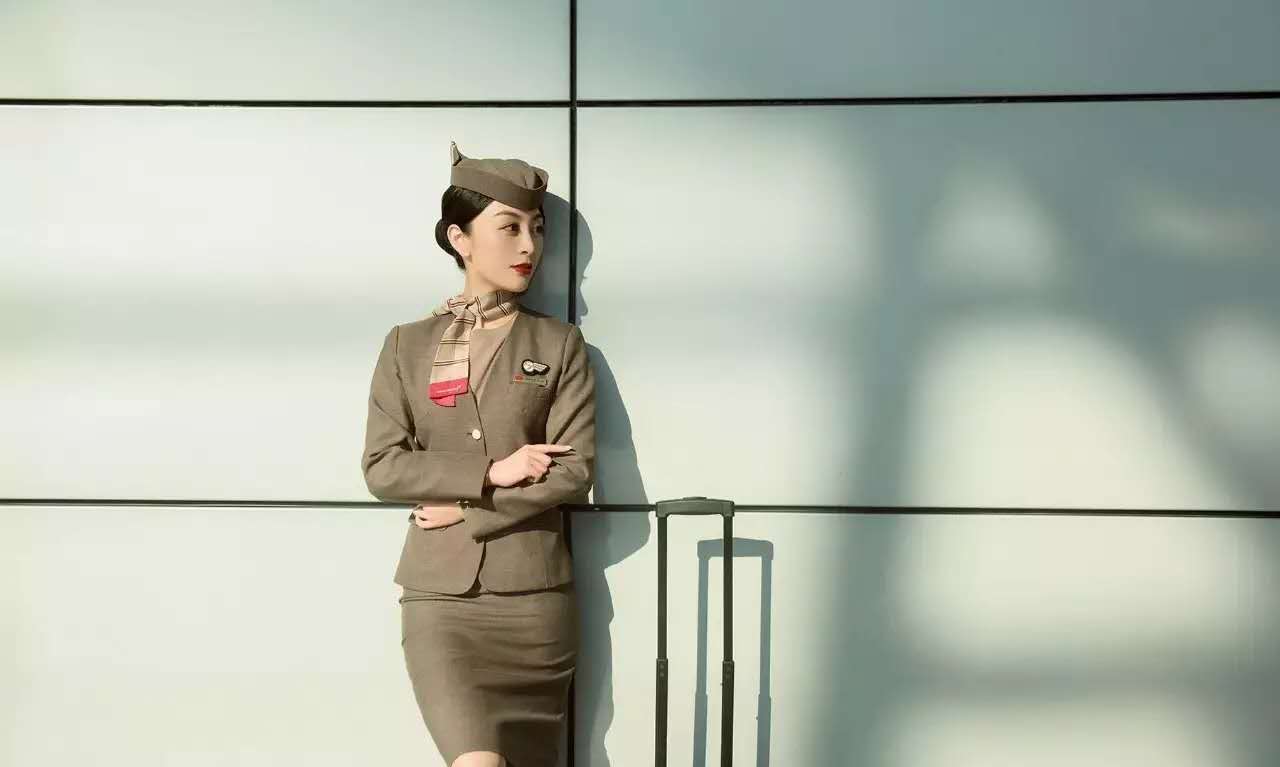世界航空公司空姐制服,世界航空服