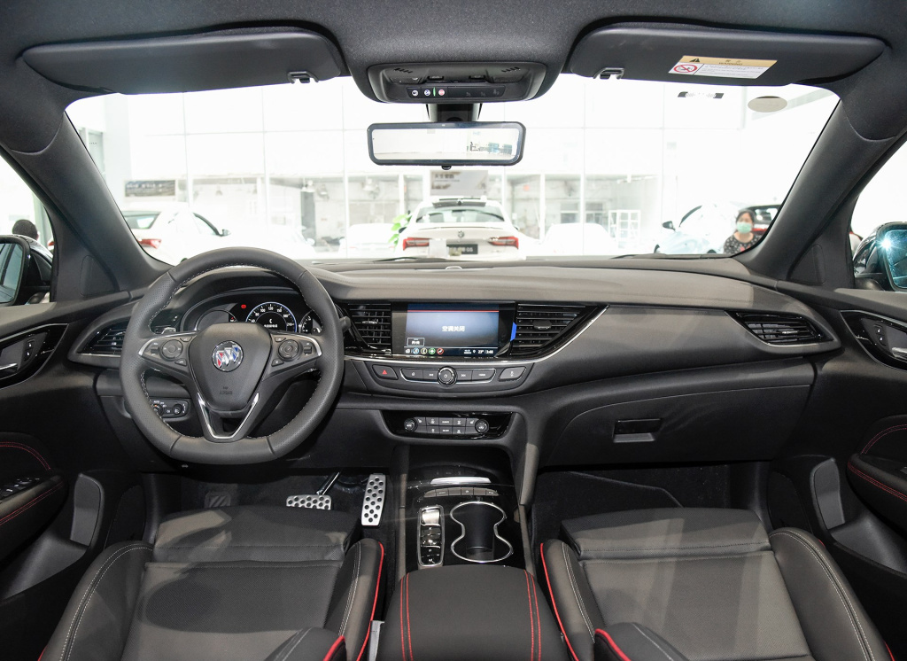 君威值不值得买家用,君威各代车型