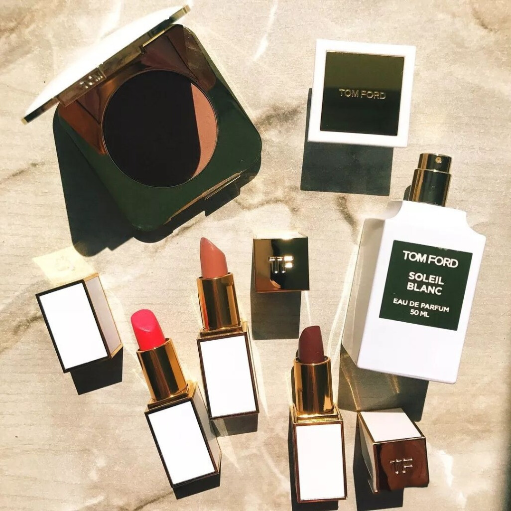 tf哪款口红显白适合黄皮素颜,tf20和160哪个色号显白