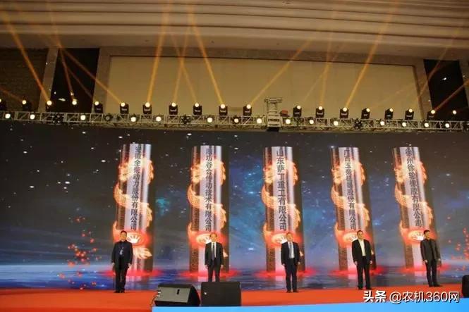 现场预收1.36亿元！经销商为啥这么信赖萨丁重工？