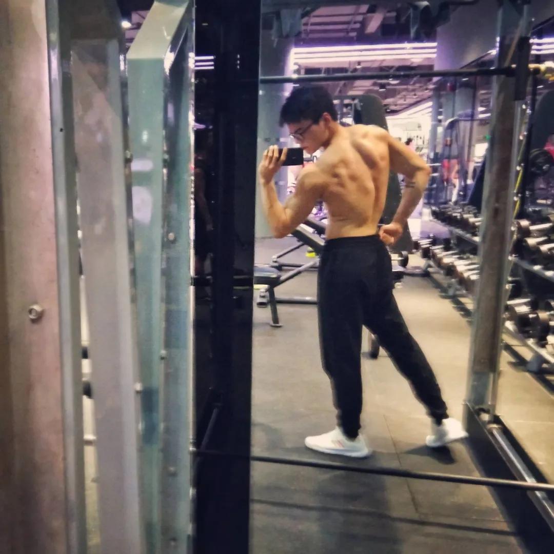 不可多得的科学健身教程胸部训练,新手健身从胸部开始练