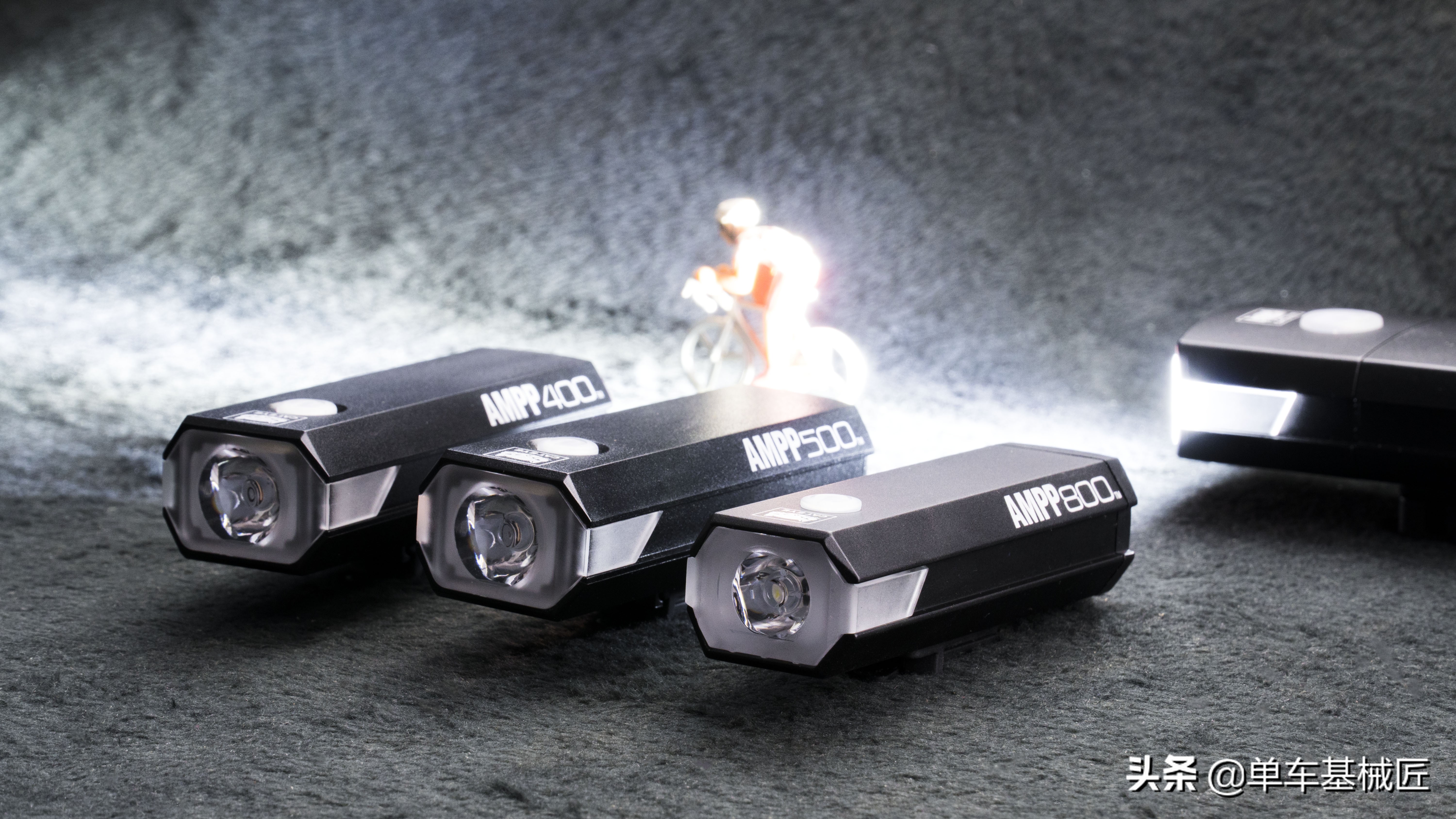 猫眼的信号灯闪红色怎么回事,猫眼上的灯为什么有时会亮