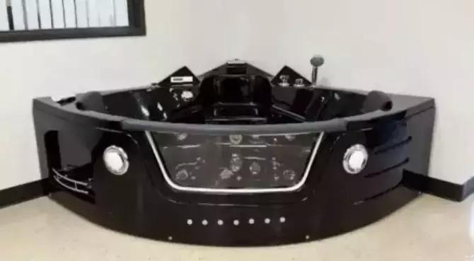 靠“*养包**”员工，逼疯同行！最不务正业的公司，在全球火了100年