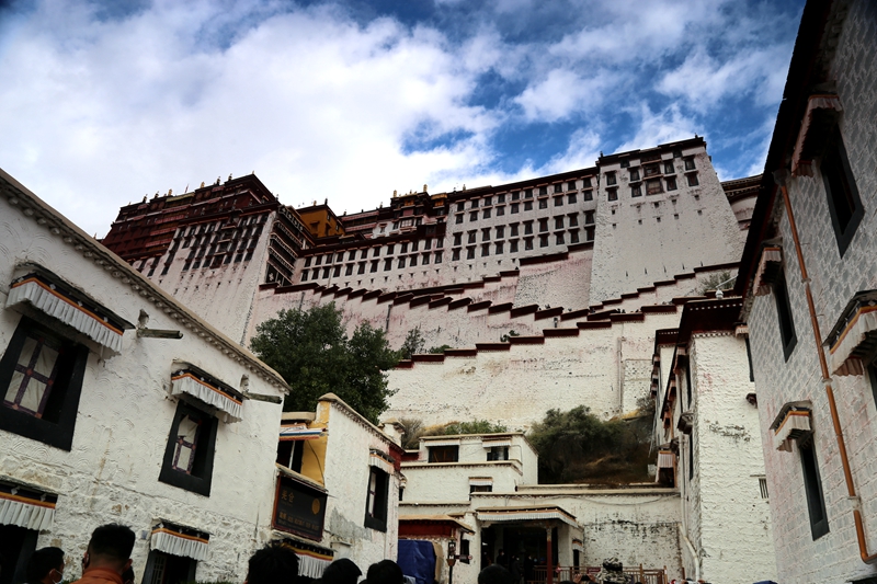 比天空更辽阔比白云更洁净比佛国更妩媚珠峰脚下的游记十