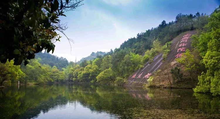 “越国敦煌”，1600多年的佛国洞天——新昌大佛寺