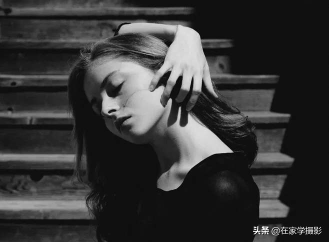 逆光拍摄人像脸黑的方法,相机拍出来人脸黑怎么办