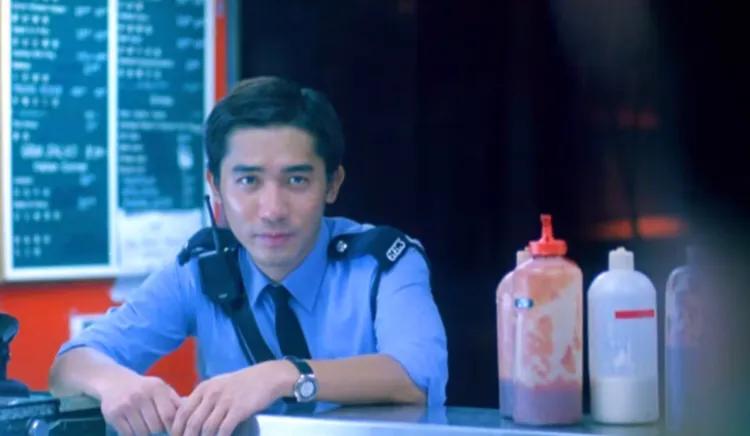 瀵兼紨浠渶鍠滄鐨勫コ鏄庢槦,姊佹湞浼熷拰骞抽附