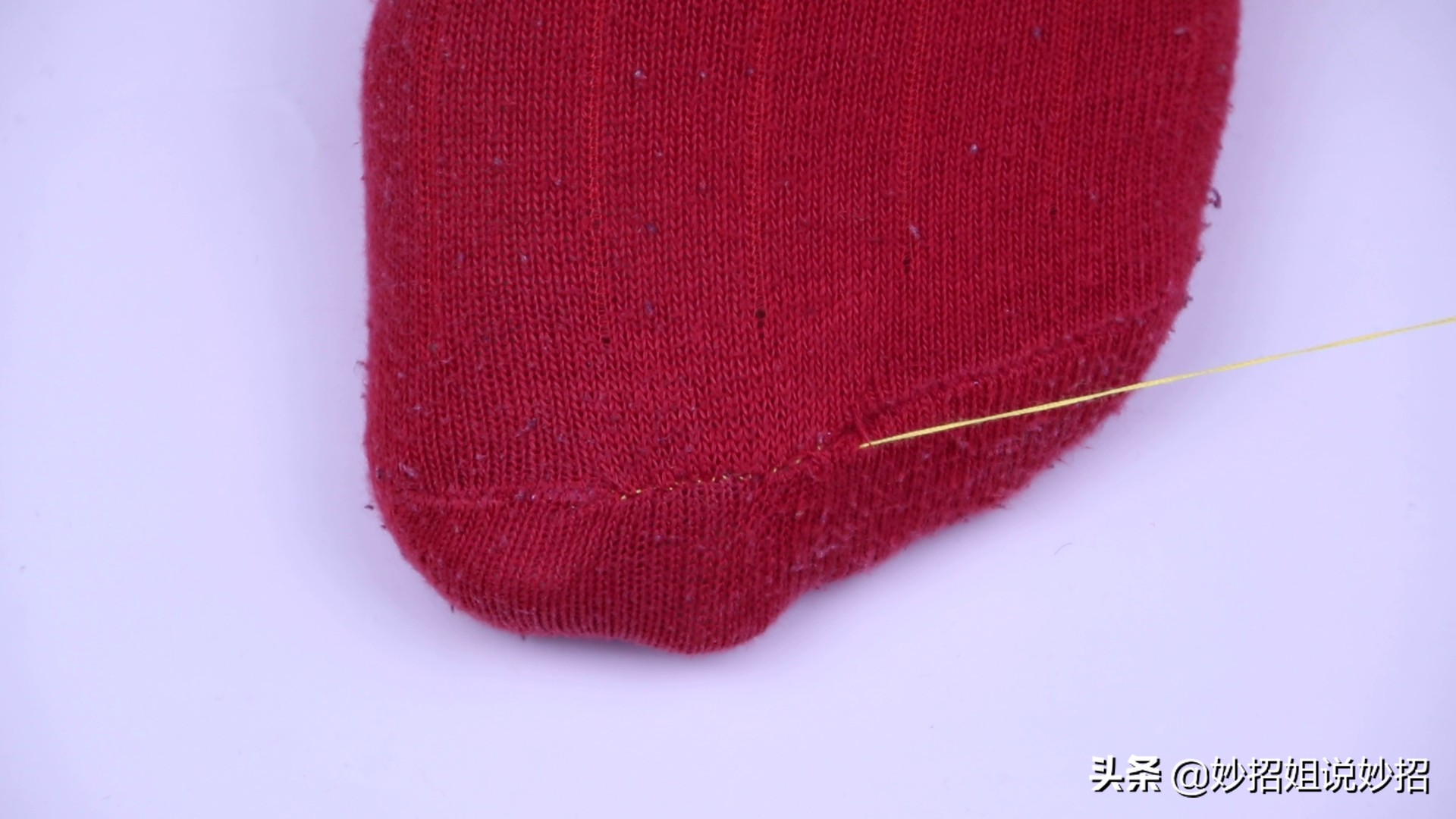 袜子破洞了怎么补比较好,修补袜子破洞五角星慢动作新针法