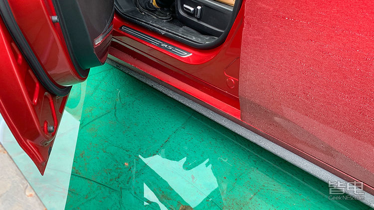 纯电的车涉水能力怎么样,新能源车涉水短路会怎样