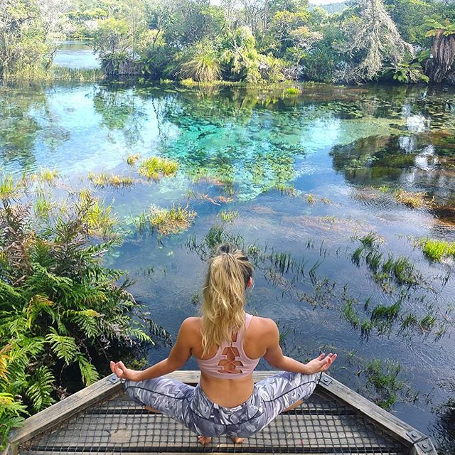 产后二十天手脚酸软无力,产后小腿酸软无力怎么治