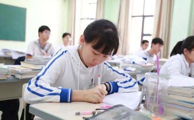 初三考不上高中能不能复读,初三考不上什么条件可以复读