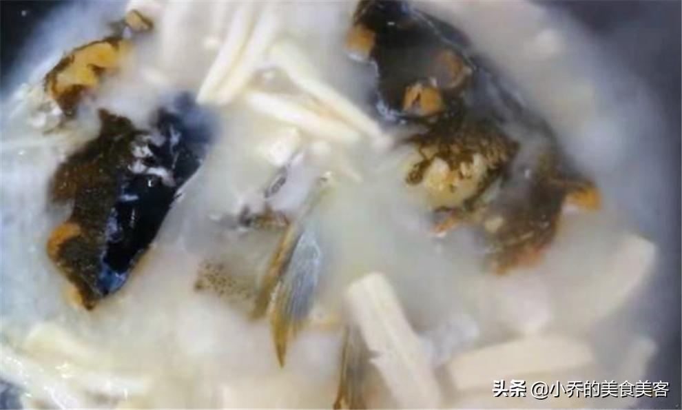 奶白鱼头鱼片豆腐汤,怎么煮鱼头豆腐汤没有腥味