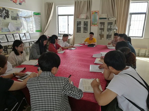 名师助力成长讲座视频,名师引领促进专业成长