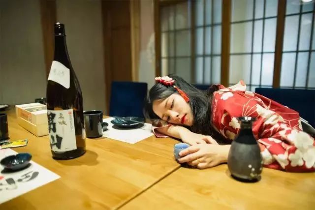 甜酒喝多了会伤脑吗,甜酒喝了会长胖吗