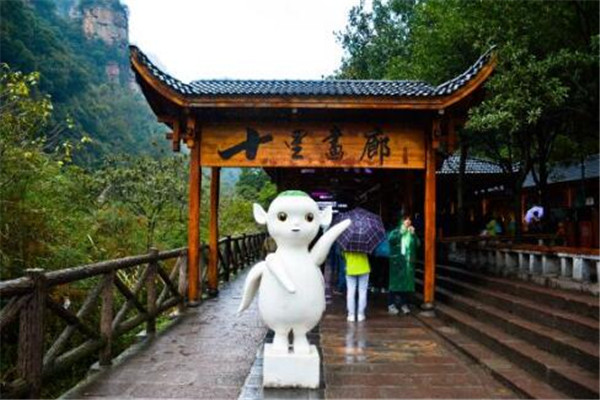 张家界附近旅游景点推荐自驾游,张家界旅游十大必去景点