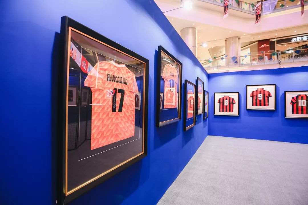 球场也是商场,球场是男人的战场