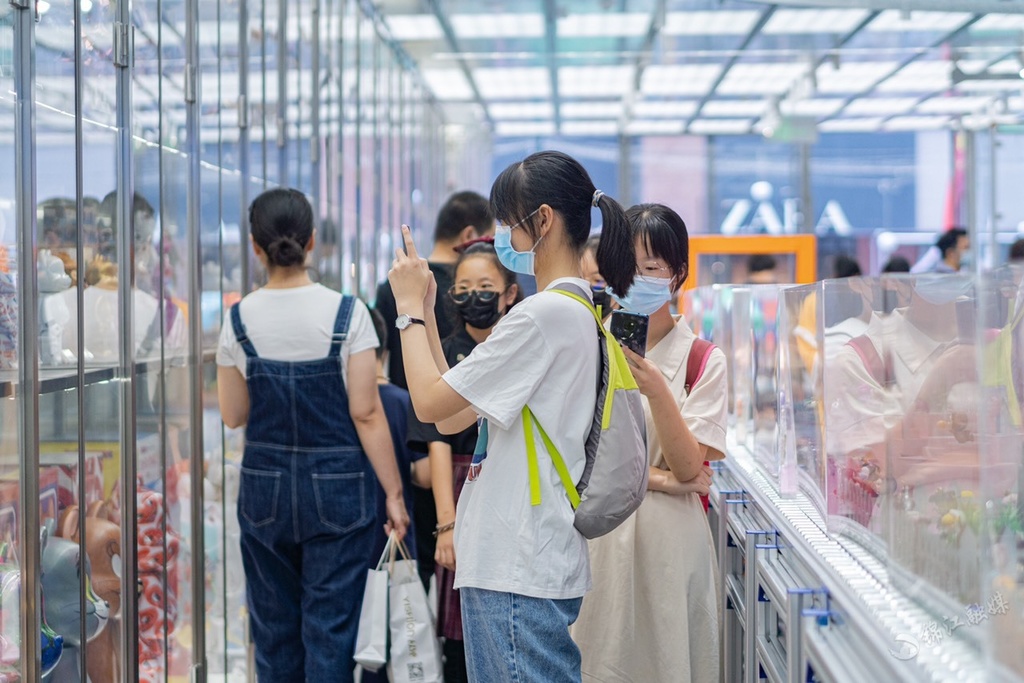 春熙路被评为高品位步行街,春熙路爆红