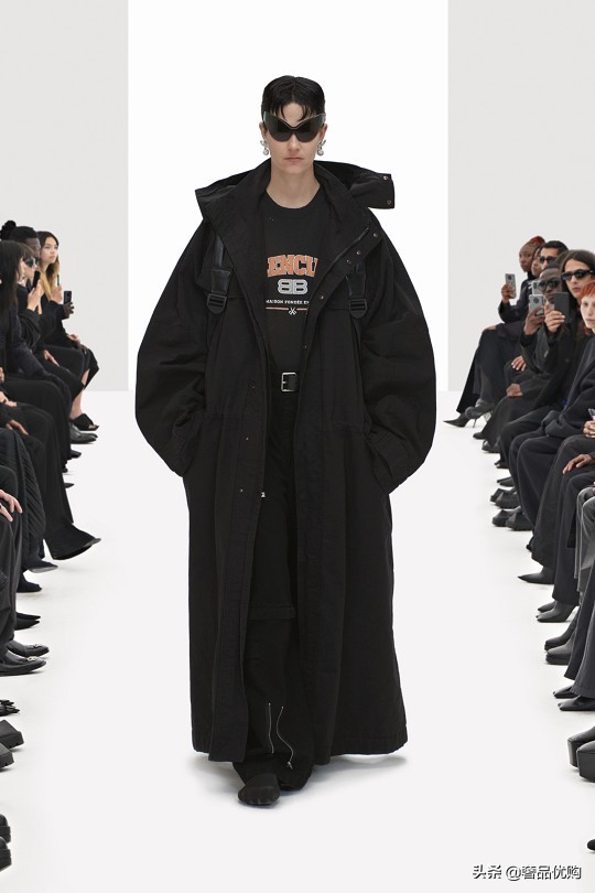 balenciaga克隆秀场,balenciaga21年时装秀