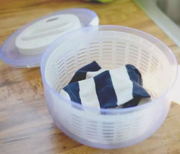 基础款衣服秒变时髦小窍门,学会这几招衣服每天都像新的一样