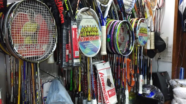 探秘尼泊尔羽球：国家队午餐吃方便面川崎球拍最畅销