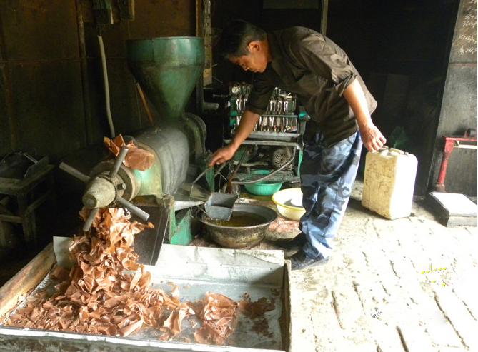农村压榨的花生油安全吗,农村自榨花生油真的不安全吗