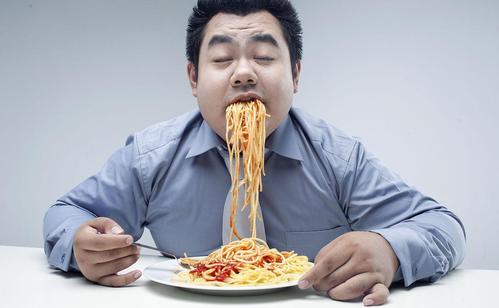 吃饭不规律口气重,饮食不规律有口气怎么办