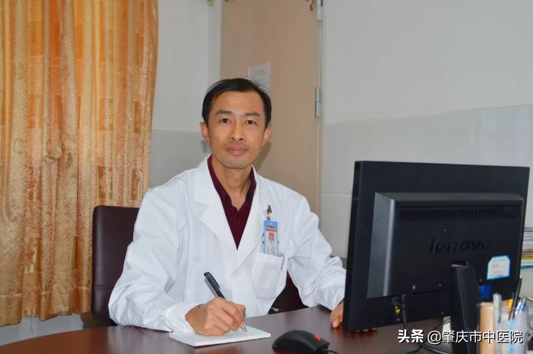 游泳的时候小腿抽筋正确处理步骤,游泳过程中如果抽筋时应该怎么办