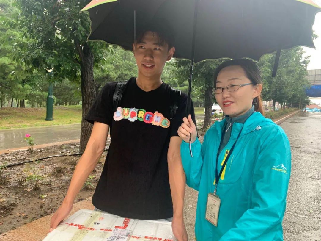 绿岛“背影”|这些瞬间，因为有你而更温暖难忘！