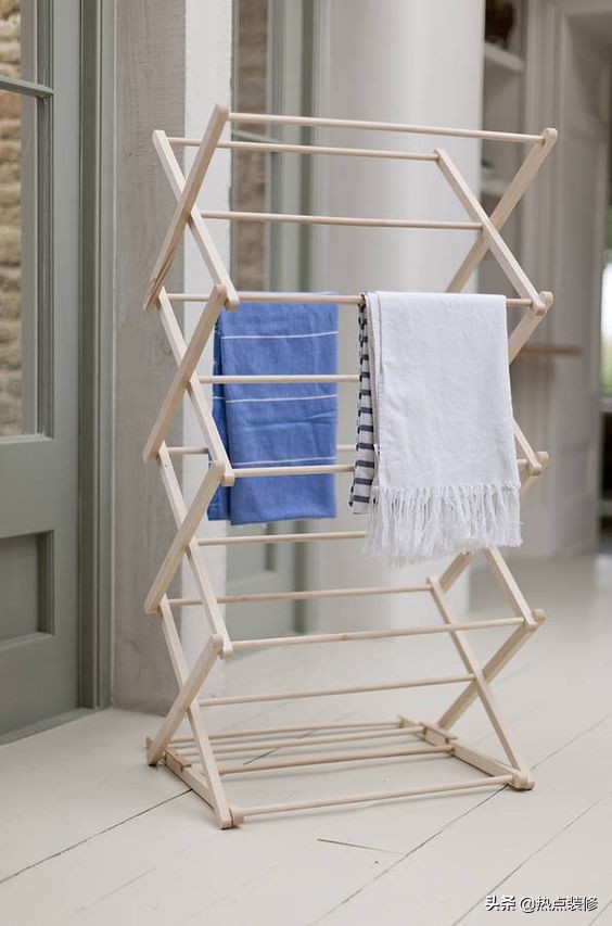 免打孔可折叠大容量不占地晾衣架,现在晾衣架越来越高级了