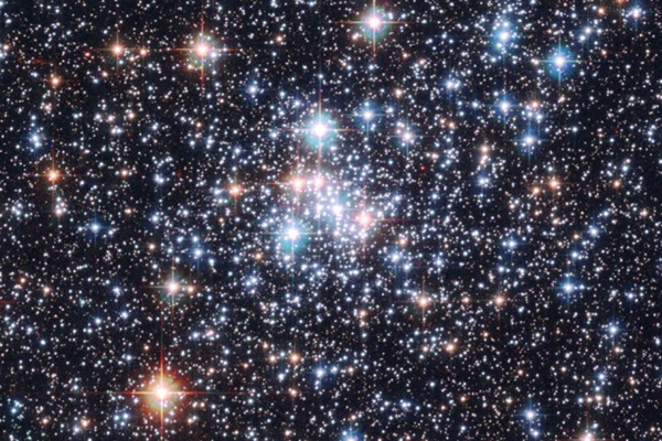 宇宙最大恒星直径是多少光年,体积最大的恒星和质量最大的恒星