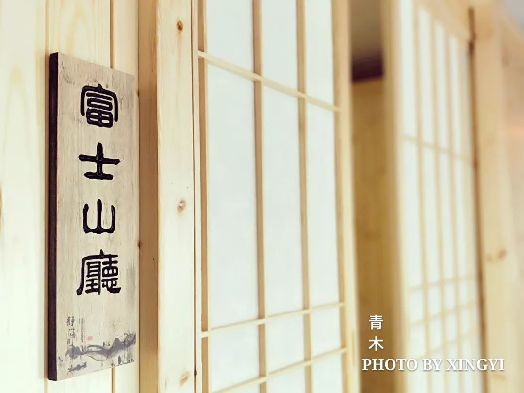 花间一壶酒足以慰风尘,花间一壶酒