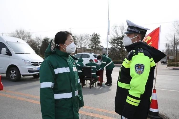 感动疫情英雄人物事件视频,疫情期间十个感动人物事迹