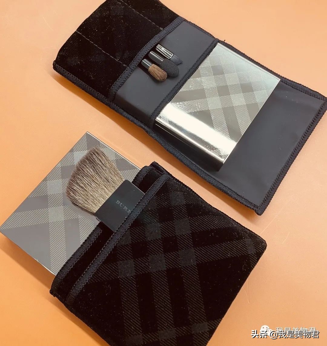 巴宝莉不走寻常的服装,巴宝莉潮流服装