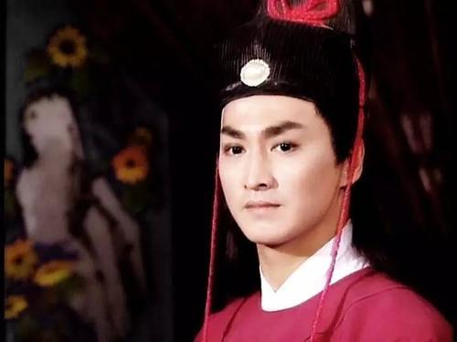 展昭何家劲放弃天价的演艺事业,帅气的展昭何家劲61岁