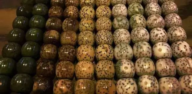 星月奶油黄是怎么回事,星月有包浆后盘玩时是什么感觉