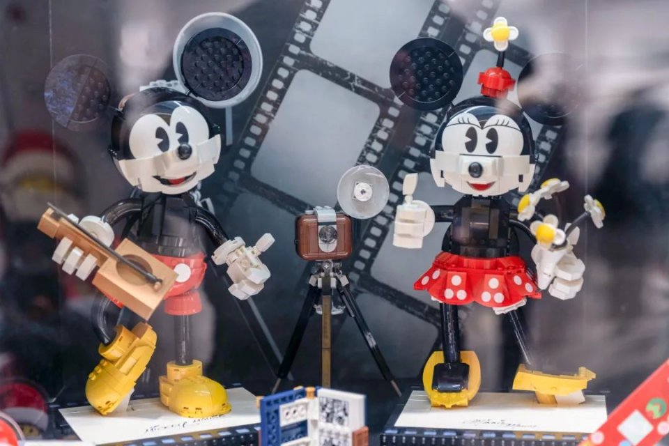 北京王府井乐高旗舰店视频,乐高王府井旗舰店定制小人