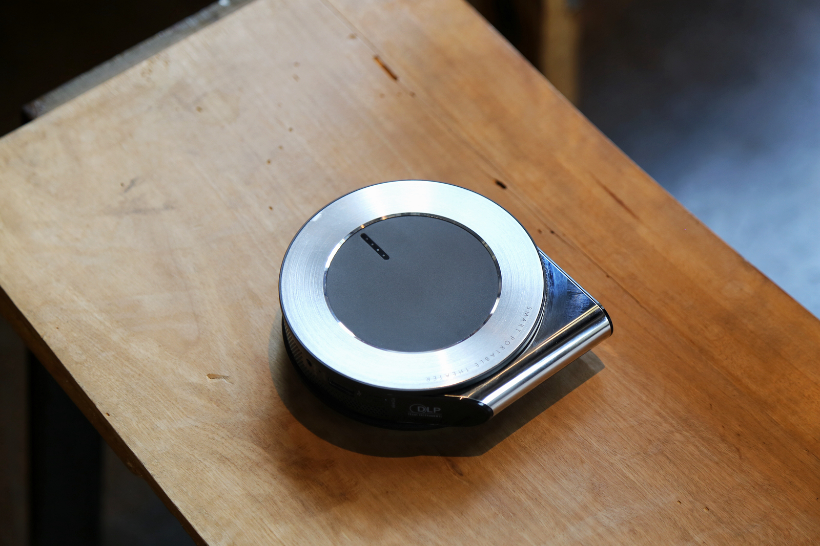 坚果微果i6有高清接口吗,坚果微果i6投影太暗