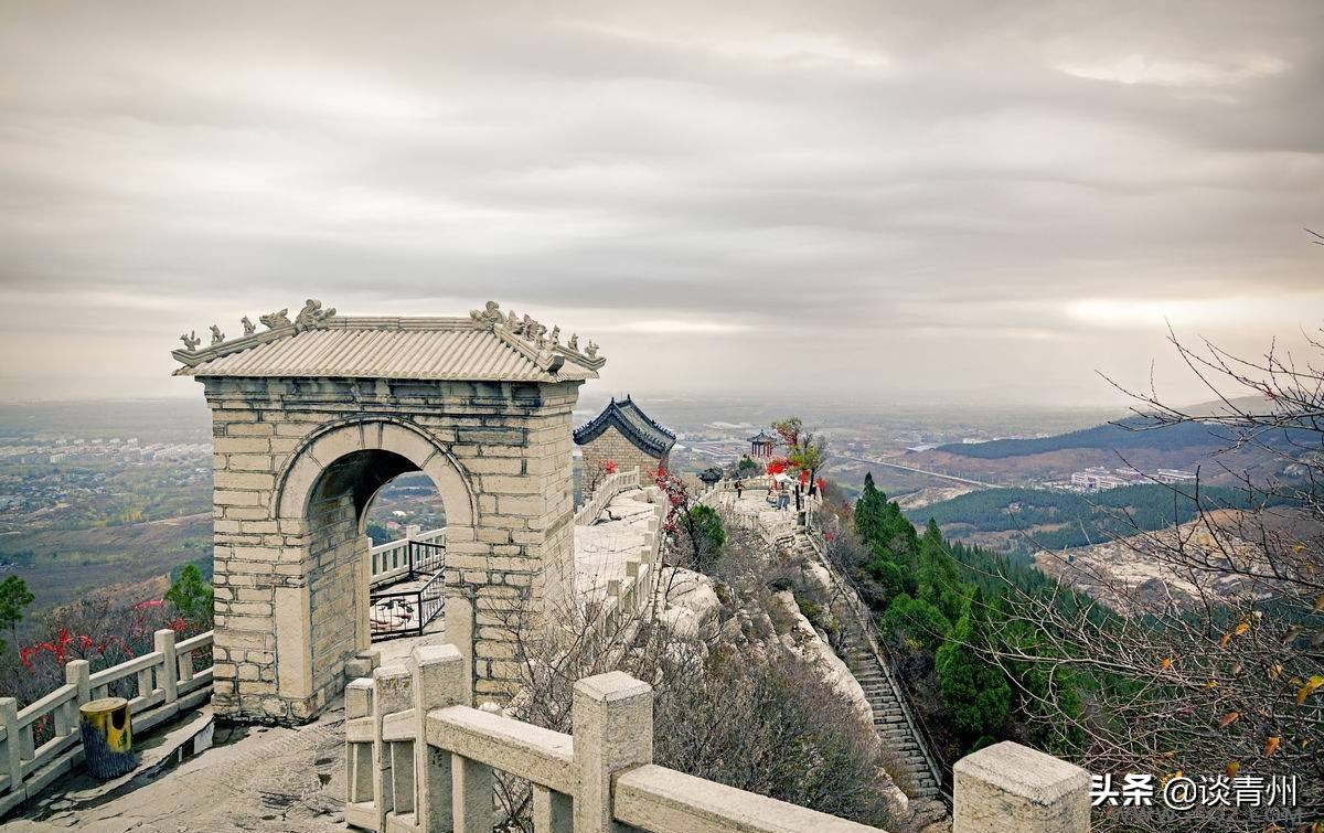 青州之两岸原声赞不住轻舟可看万重山