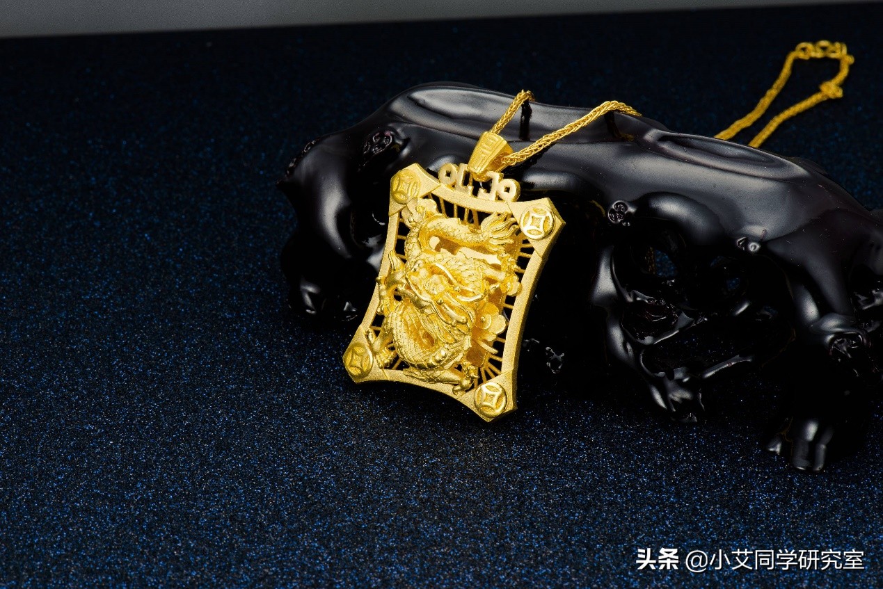 真正的黄金和真正的钻石,黄金和钻石戴一起钻石发生变化