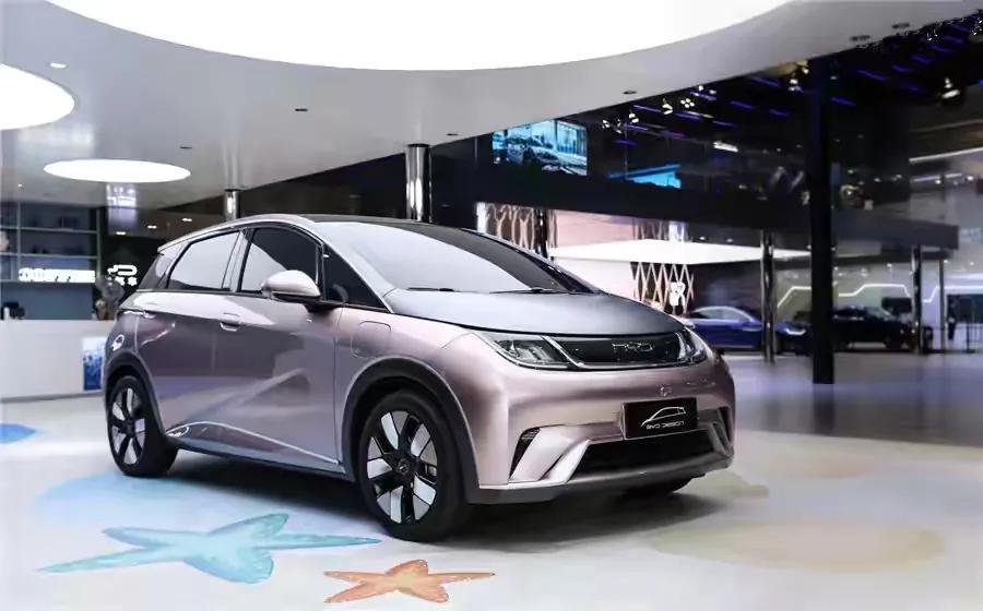 比亚迪第一款真正意义上的新能源汽车－－海豚