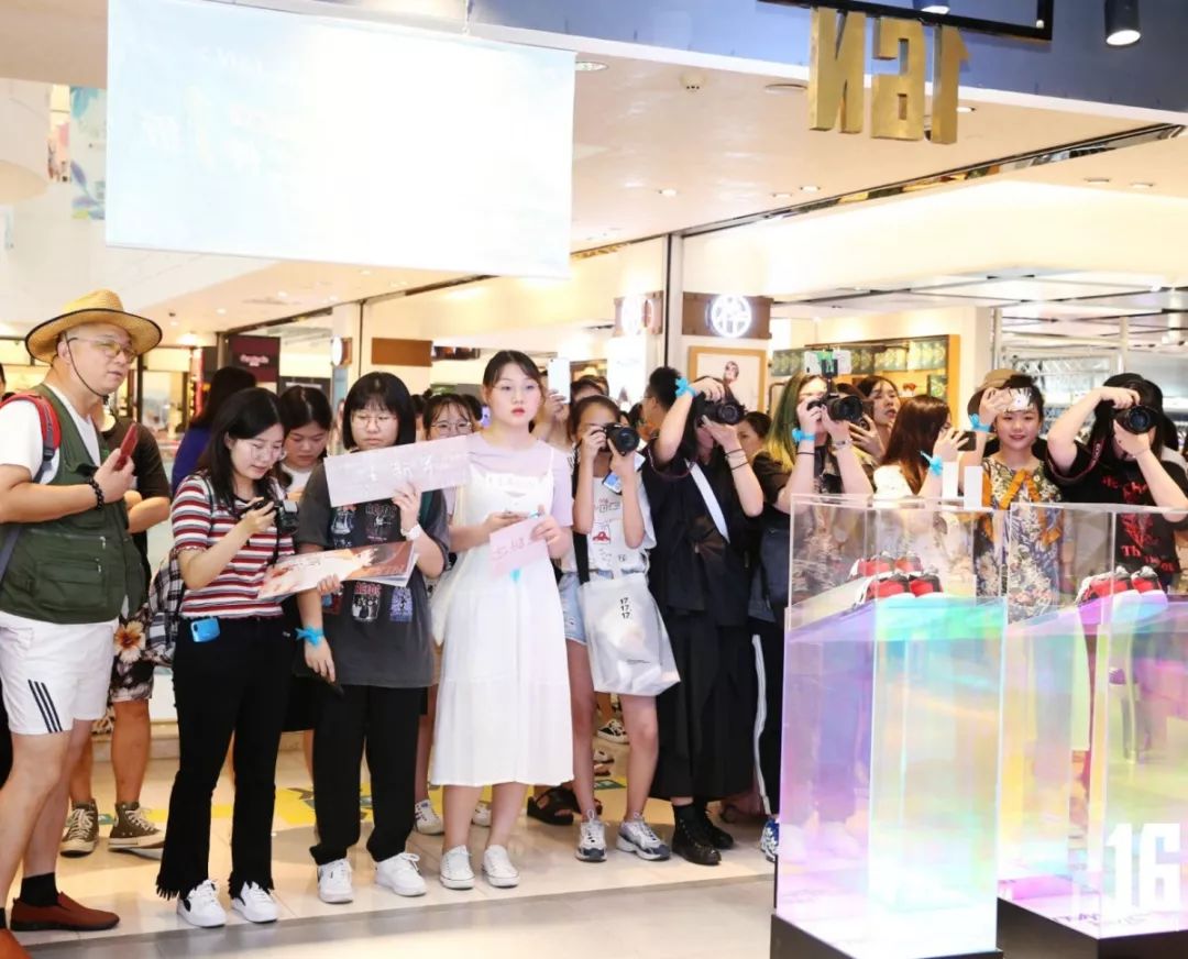 你买你的赵品霖，我买我的*明徐**浩！hummel入驻16N宝藏剁手对话